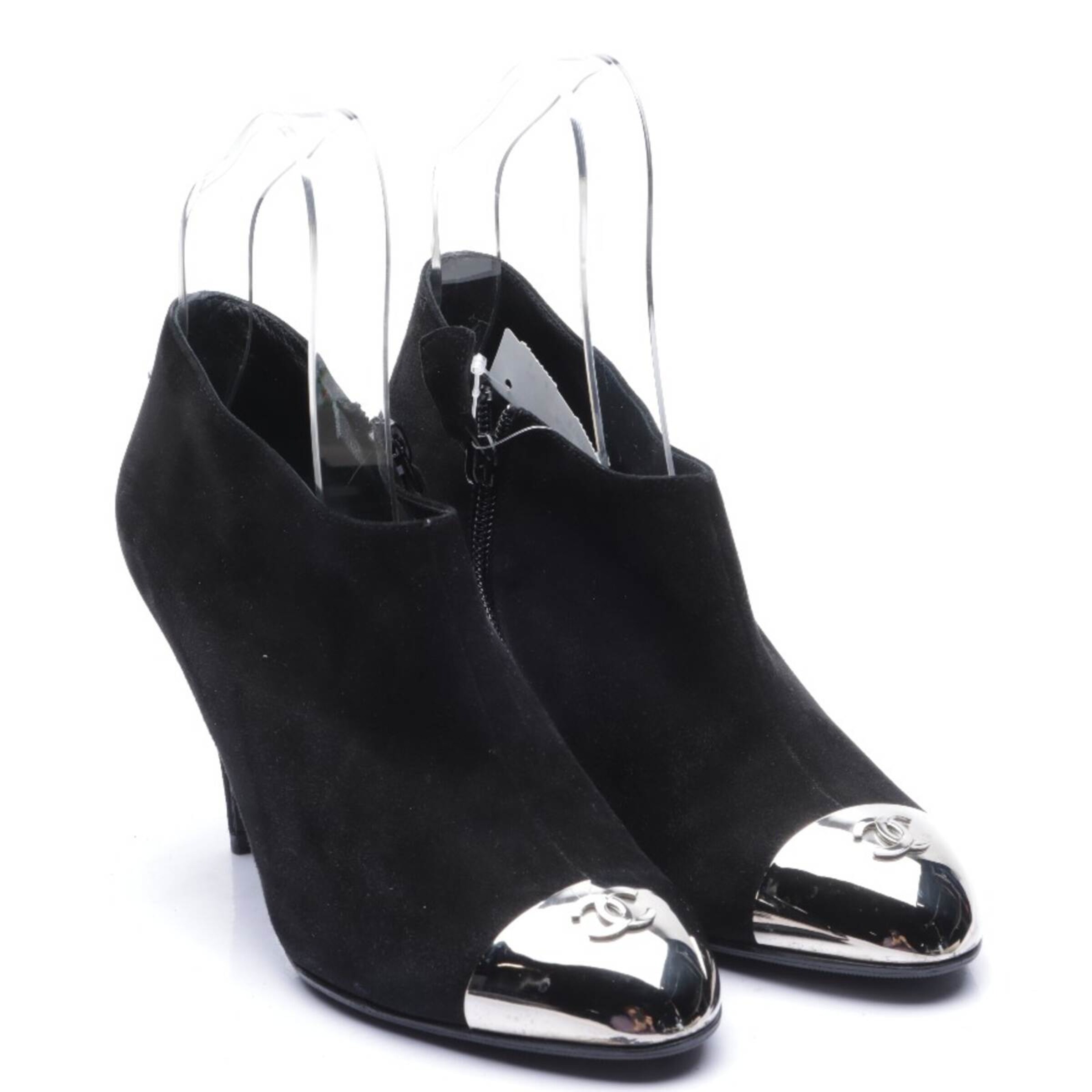 CHANEL Stiefeletten 36 in Schwarz: Vorderseite