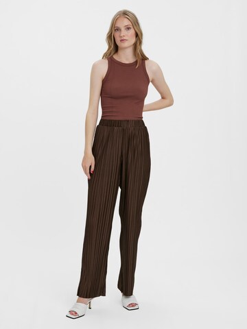 Regular Pantalon 'Sutton' VERO MODA en marron