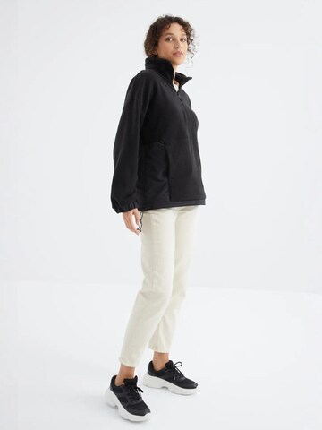 Tommy Life Fleece jacket in Black