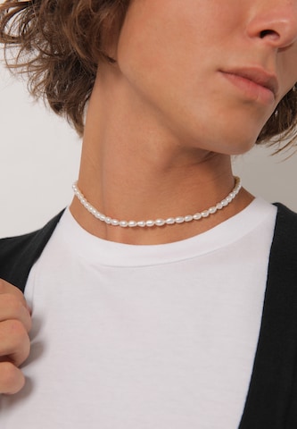 KUZZOI Necklace in White