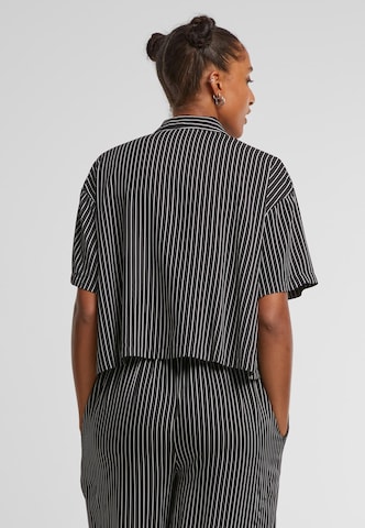 Urban Classics Shirt ' Ladies Resort Shirt ' in Black