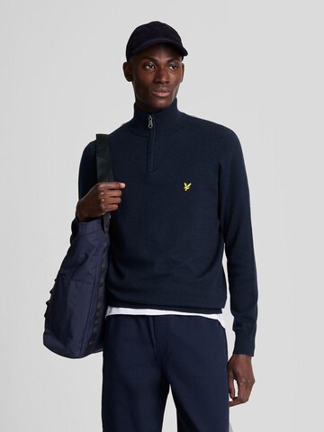 Lyle & Scott Sweater in Blue: front