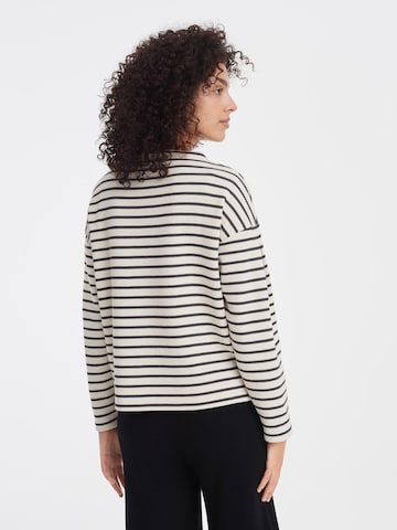 OPUS Sweatshirt 'Gabija' in Weiß