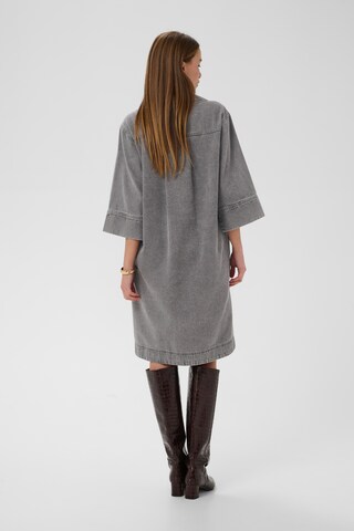 SOAKED IN LUXURY Jurk 'SLNinnia Annabeth' in Grijs