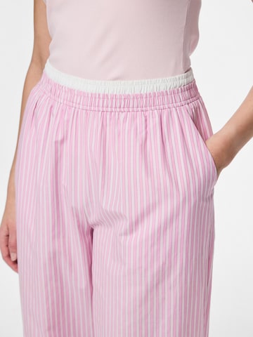 Regular Pantalon 'PCFAMMA' PIECES en rose