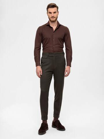 Antioch Slim fit Trousers with creases in Green