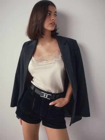 Next Övek - fekete: elől