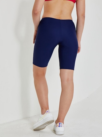 C&City Skinny Shorts in Blau