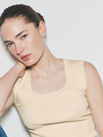 The Set Top in Beige