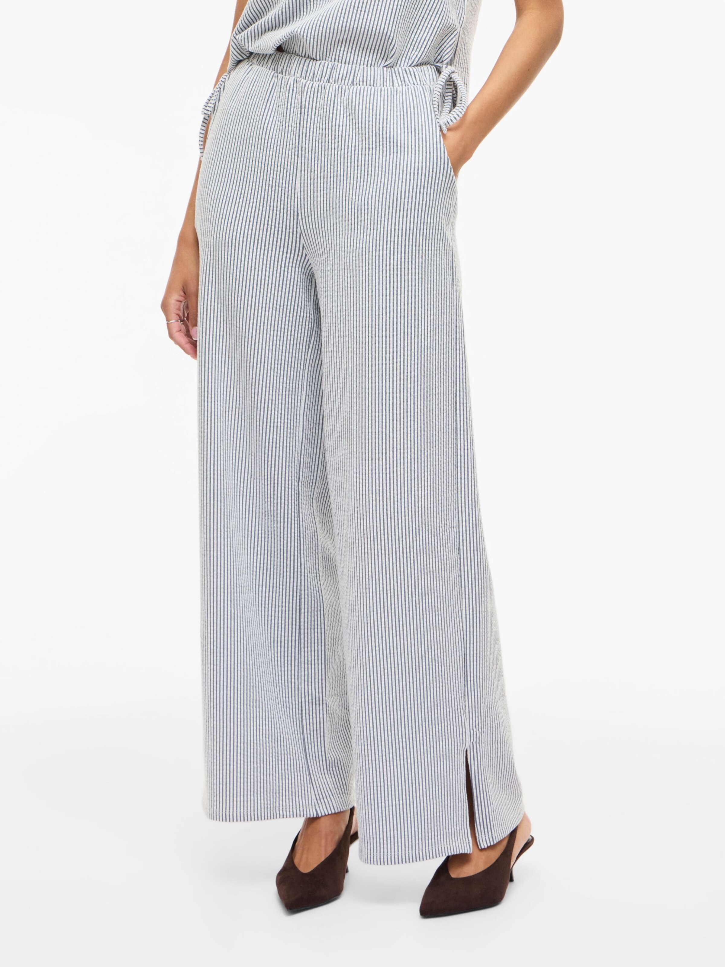 Wide leg Pantaloni di VILA in grigio