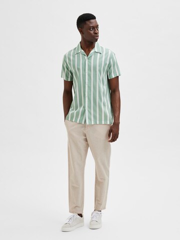 SELECTED HOMME Comfort Fit Skjorta 'REGAIR' i grön