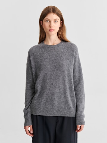 TATUUM Sweater in Grey: front