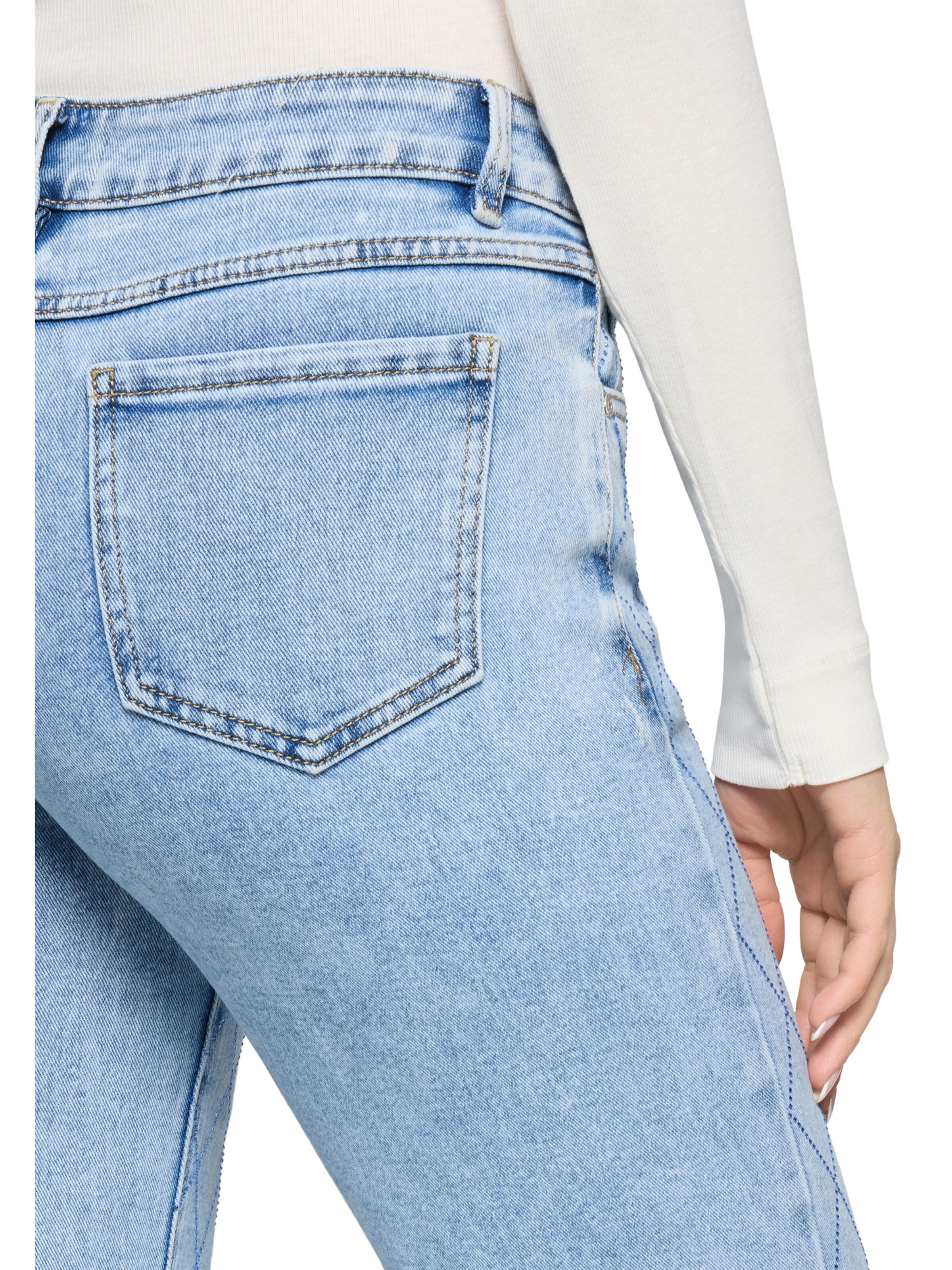 Cartoon Regular Jeans in Blau