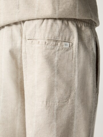 Loosefit Pantalon Pull&Bear en beige