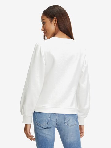 Betty & Co Sweatshirt in White