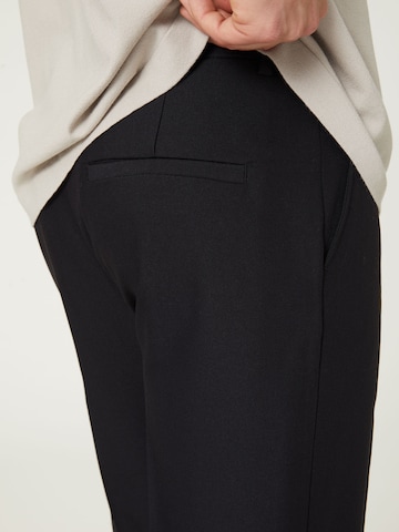 DAN FOX APPAREL Regular Pleated Pants 'Gabriel' in Black