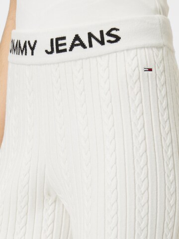 Tommy Jeans Normalny krój Spodnie w kolorze beżowy