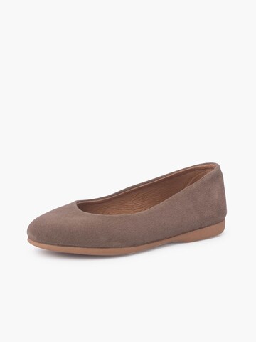 Pisamonas - Bailarina en gris: frente