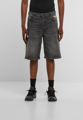 HOMEBOY Baggy Shorts in Schwarz: Vorderseite