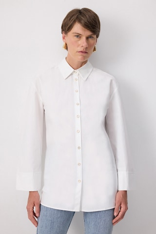 Touche Prive Blouse in Wit: voorkant