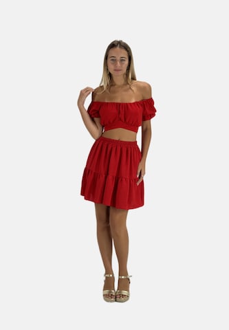 Elara Kostume i rød