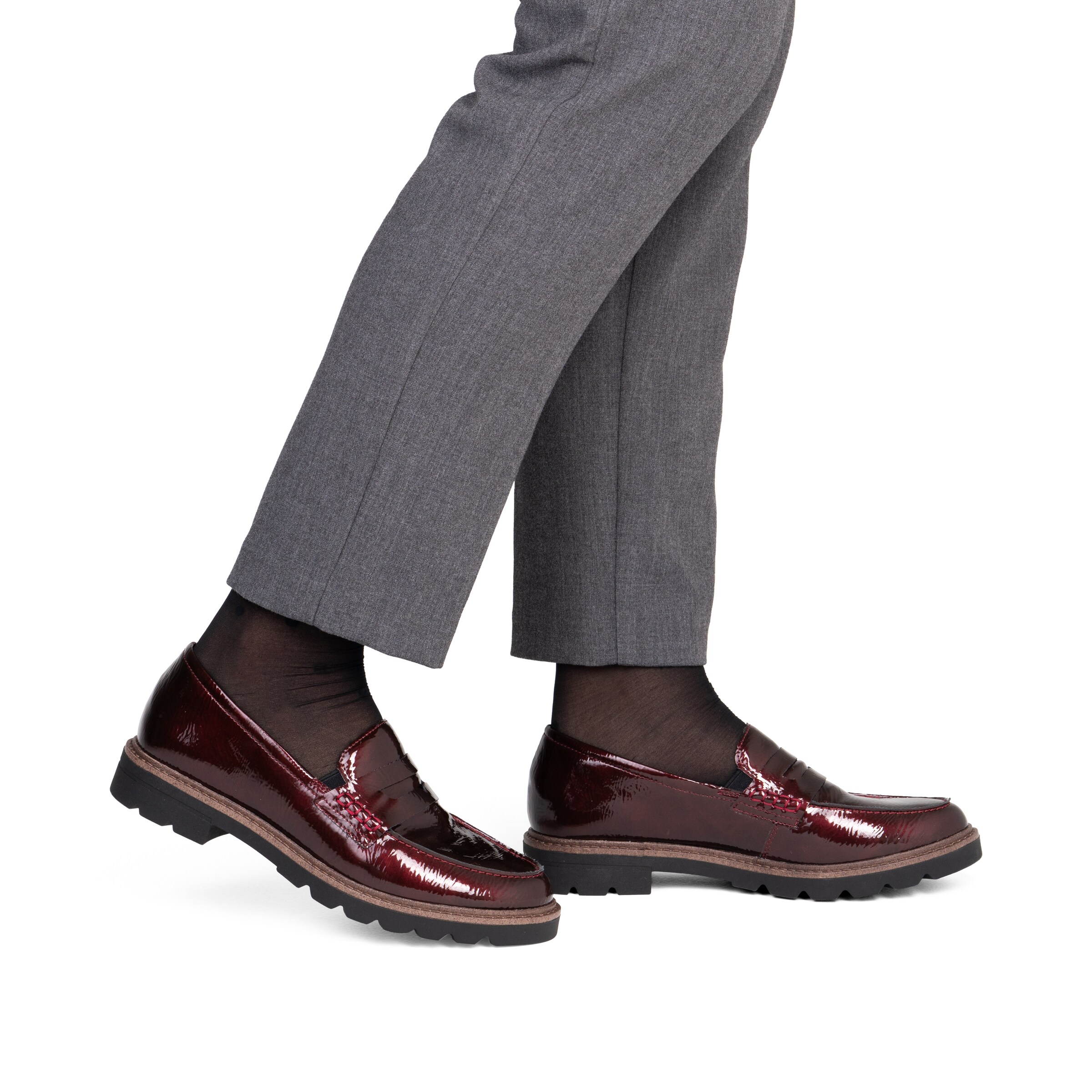Chaussure basse REMONTE en rouge : devant