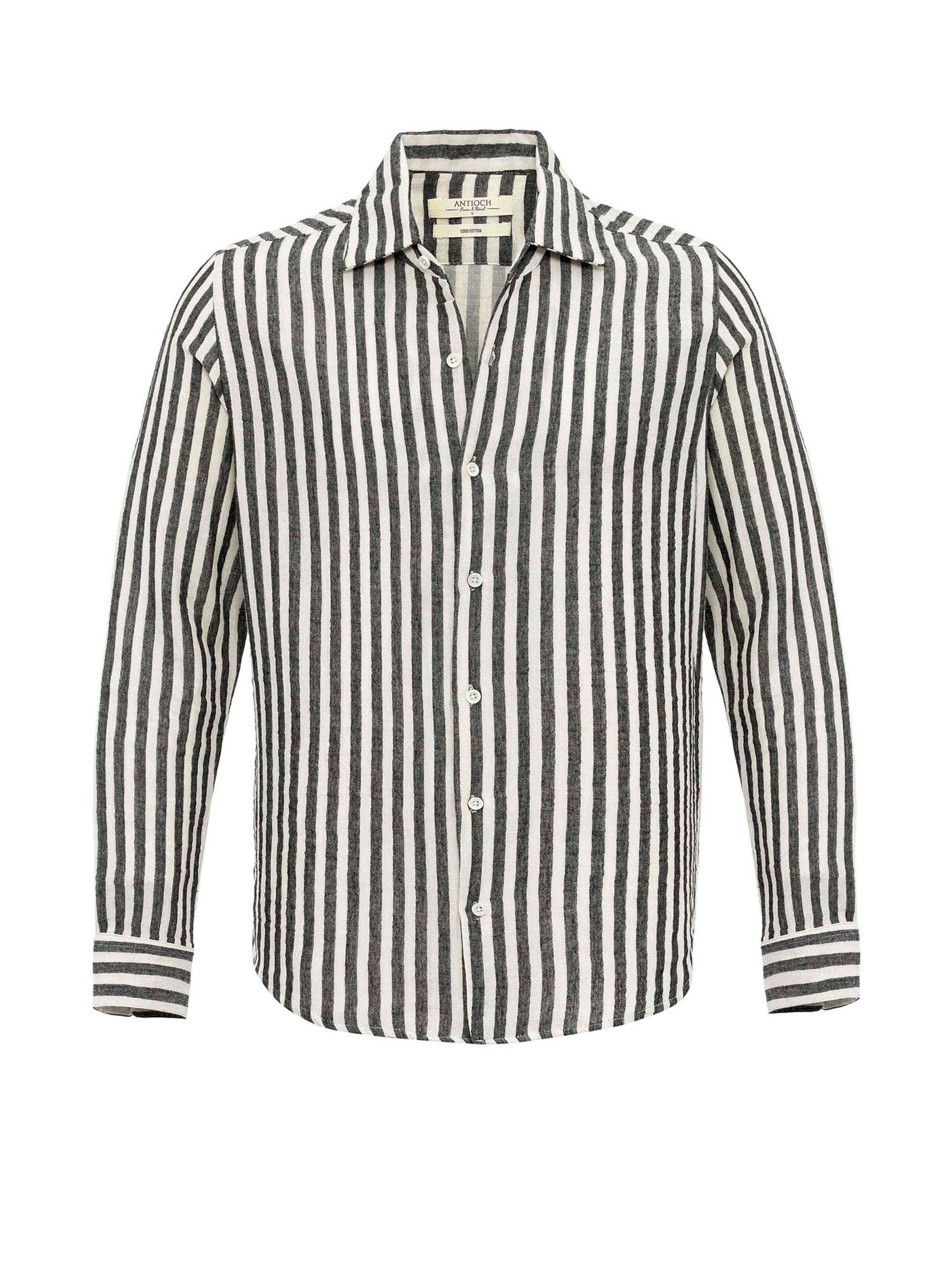 Antioch Regular fit Button Up Shirt in Black: front