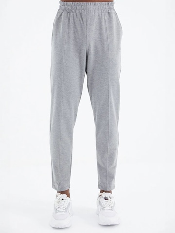 Tommy Life - Fato de jogging em cinzento