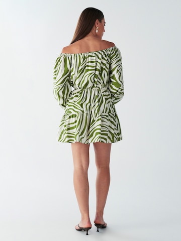 Rochie de la BWLDR pe verde: spate