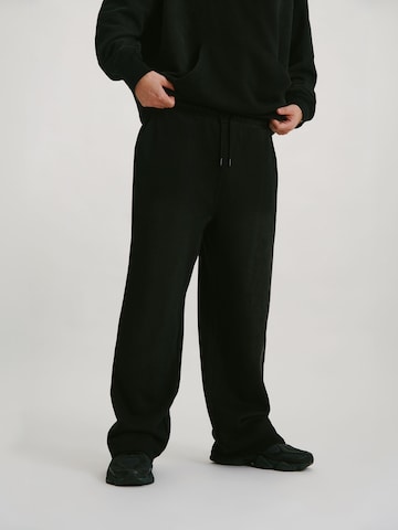 NCO - regular Pantalón en negro: frente