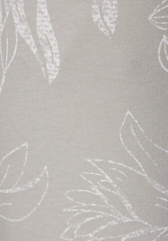 Tapered Pantaloncini da pigiama di LASCANA in grigio