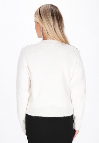 faina Trui 'Fashion Look' in Wit