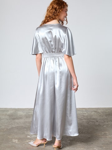 Abito da sera 'GISELA' di SISTERS POINT in argento