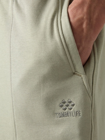 Tommy Life Regular Pants in Green