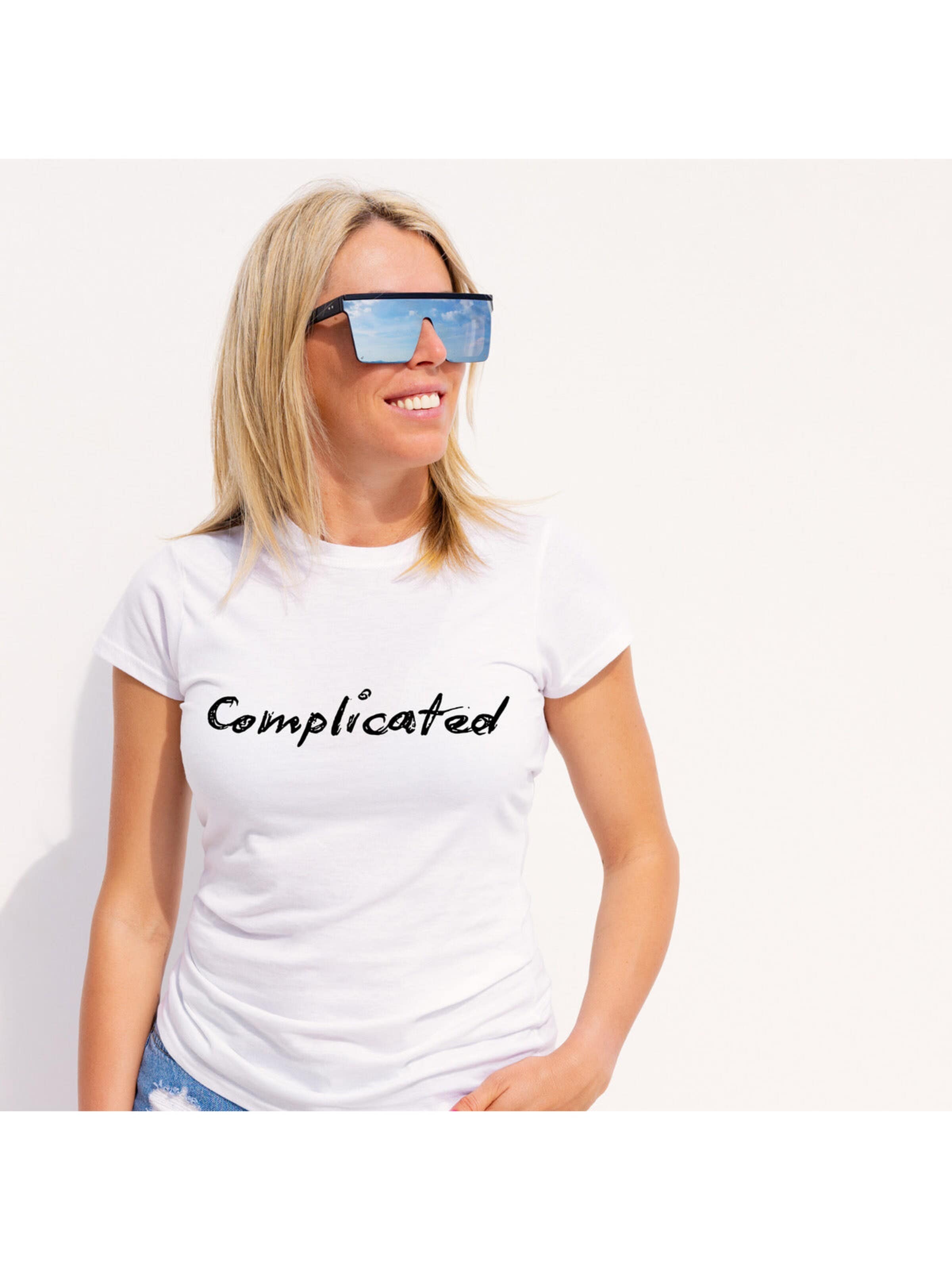 Printdistrict.dk Shirts 'Complicated' i hvid