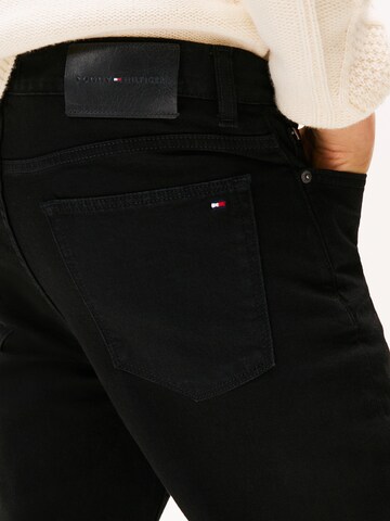 TOMMY HILFIGER Slimfit Farkut 'Bleecker' värissä musta