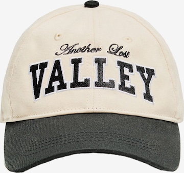 BershkaŠilterica 'VARSITY' - bež boja: prednji dio