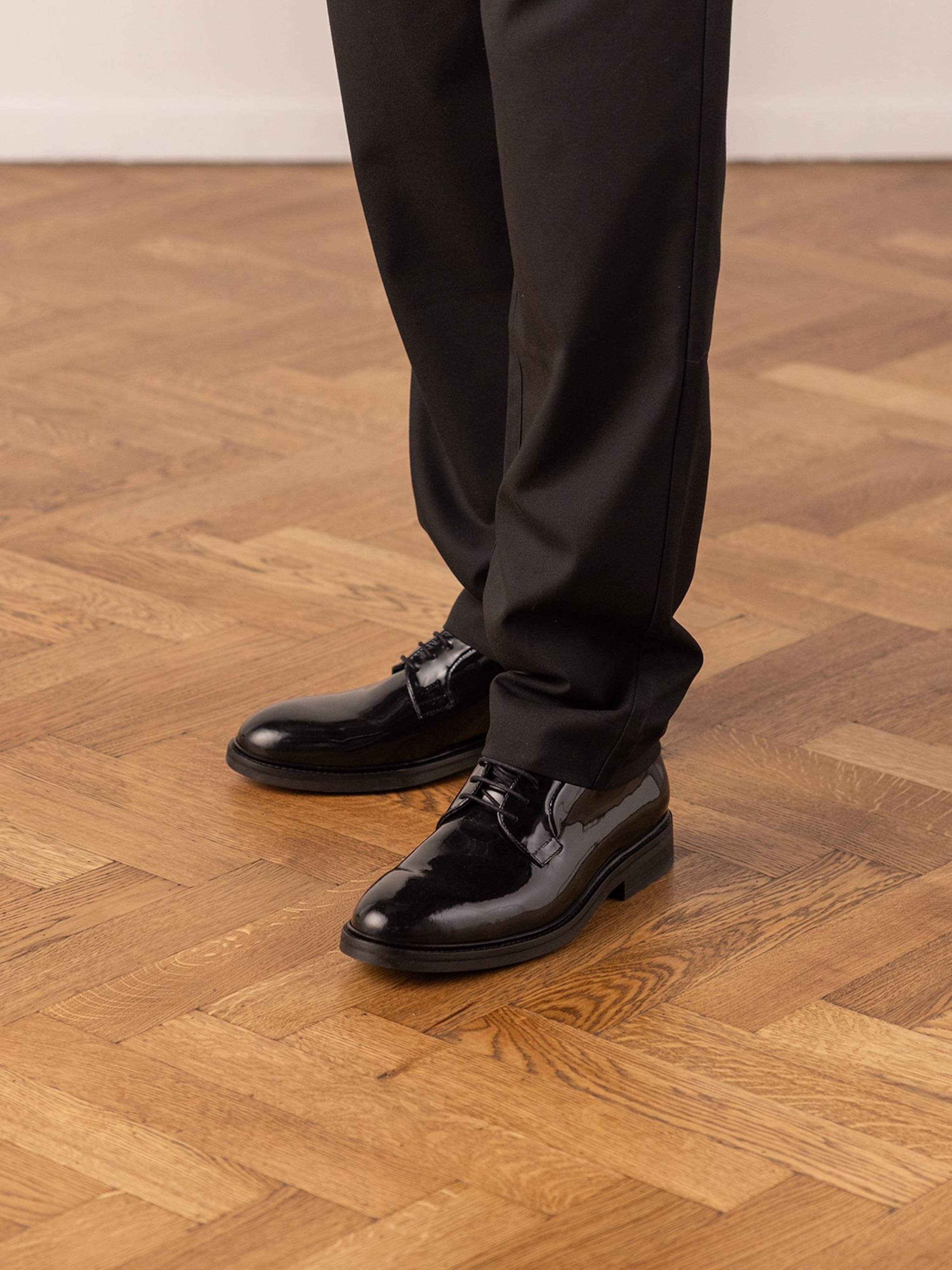 MANFIELD Schnürschuh 'Derby' in Schwarz