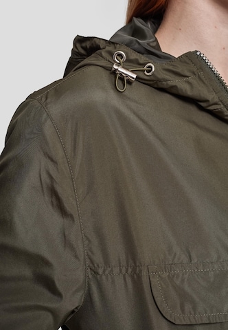 Urban Classics Демисезонная куртка в Зеленый