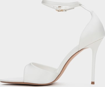 Estro Sandal '25362-1' in White: front