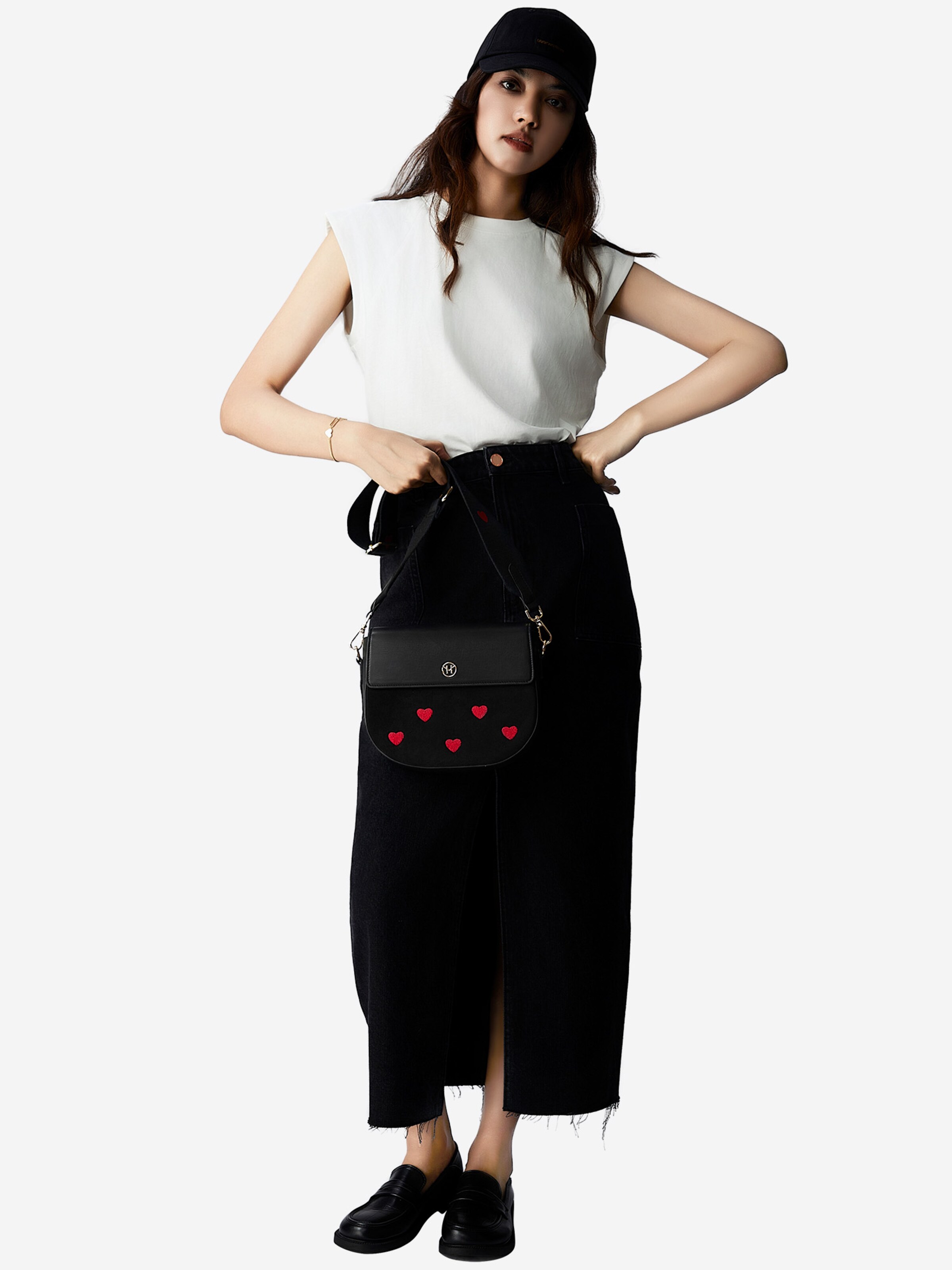 Victoria Hyde Crossbody bag 'Love Heart' in Black