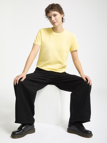 T-shirt 'Solid Stone EMB' Volcom en jaune