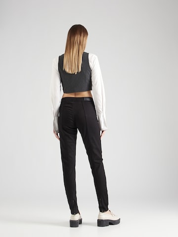 regular Jeans 'Sadie' di QS in nero