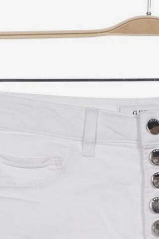 GUESS Shorts in M in White