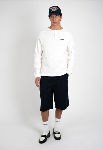 T-Shirt 'Terrace' Prohibited en blanc