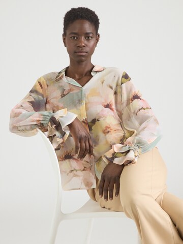 Soyaconcept - Blusa 'CARMEN 1' en verde: frente