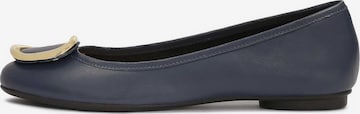 Ballerina di Kazar in blu: frontale