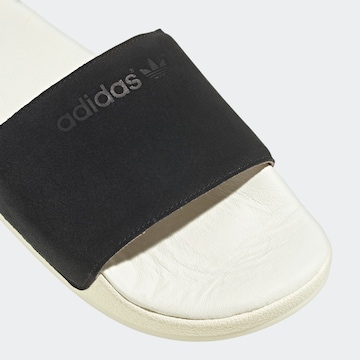 ADIDAS ORIGINALS Pantoletter 'Adilette' i svart