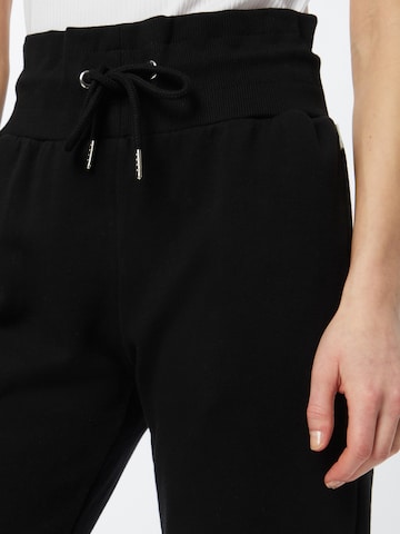 Effilé Pantalon Urban Classics en noir