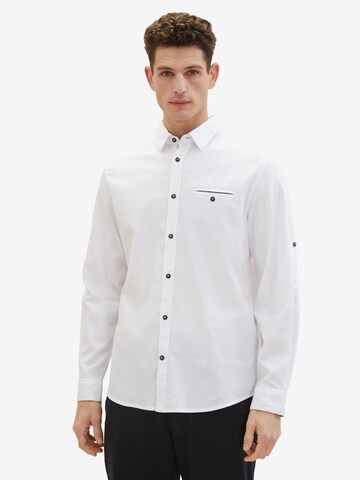 Coupe regular Chemise TOM TAILOR en blanc : devant